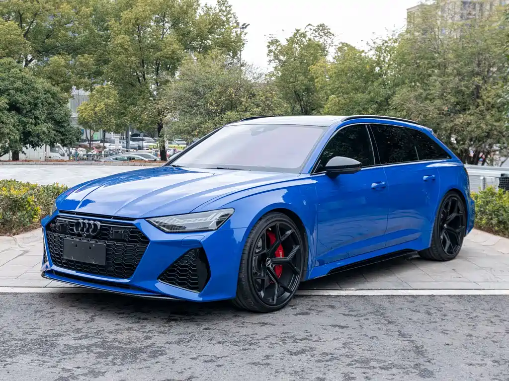 AUDI RS 6