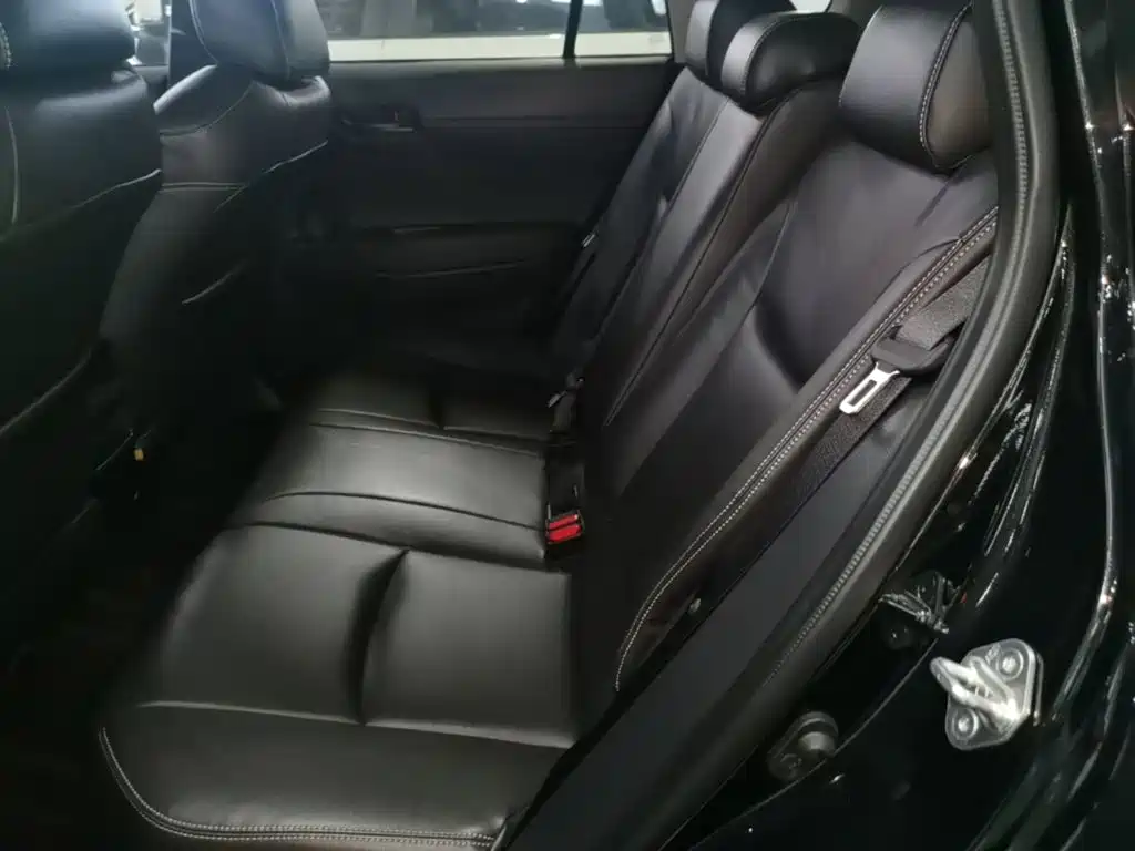 Toyota Corolla Cross — миниатюра 17
