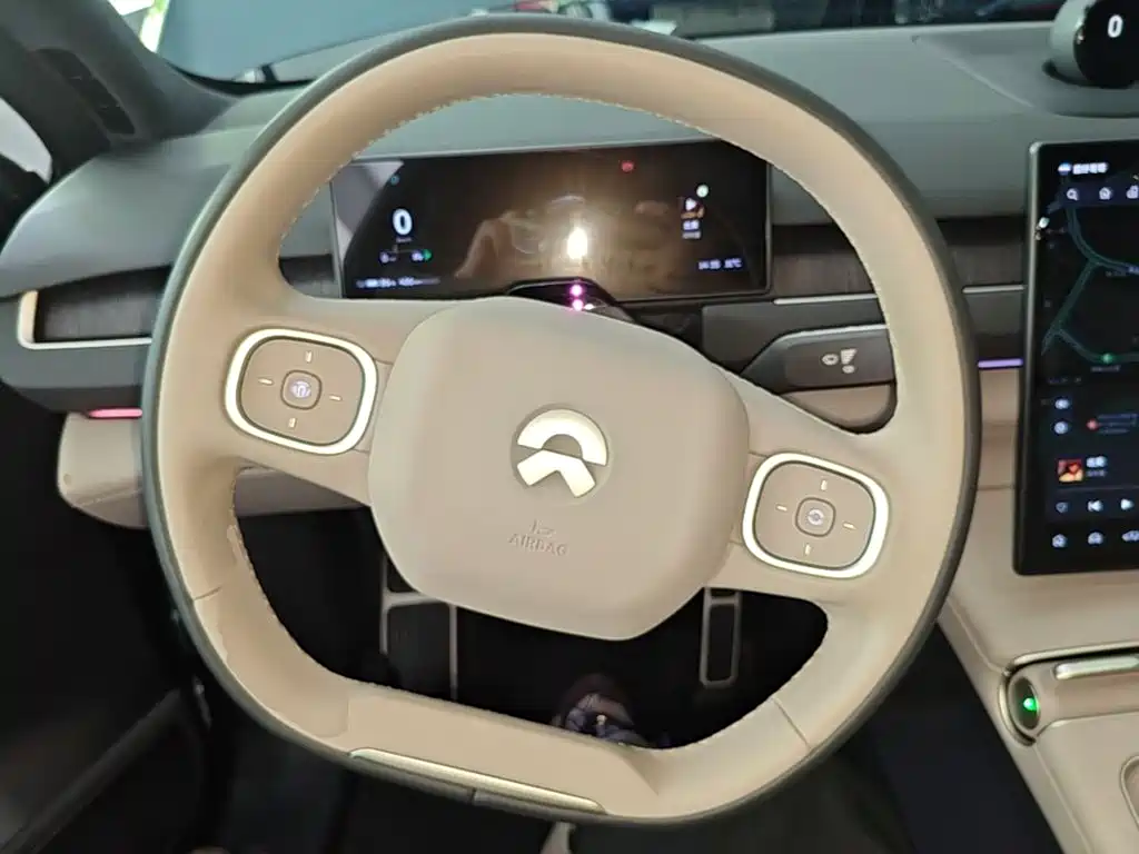 NIO ES8 — миниатюра 11