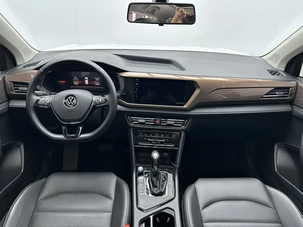 Volkswagen Tharu 2022 280TSI Luxury