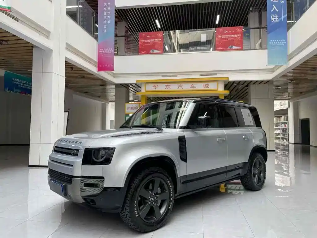 LAND ROVER DEFENDER