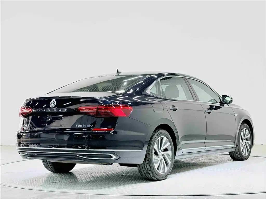 VOLKSWAGEN PASSAT NEW ENERGY