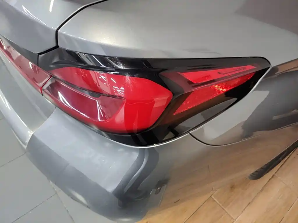 BMW 5 Series (Import) — миниатюра 8