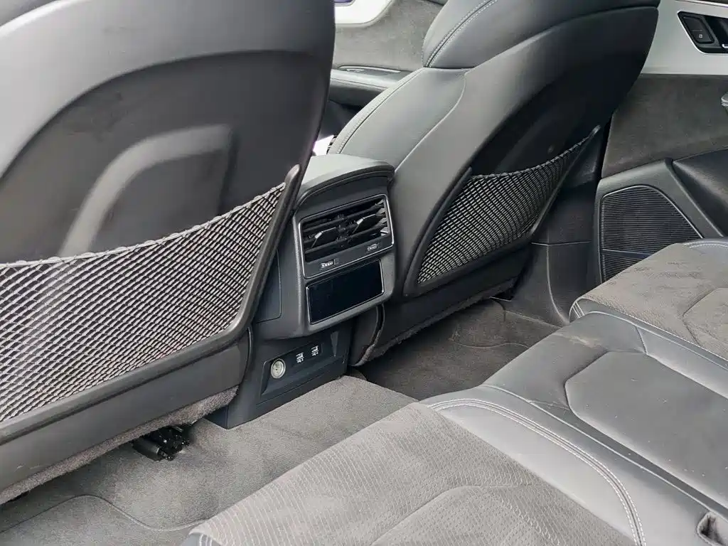 Audi Q8 — миниатюра 9