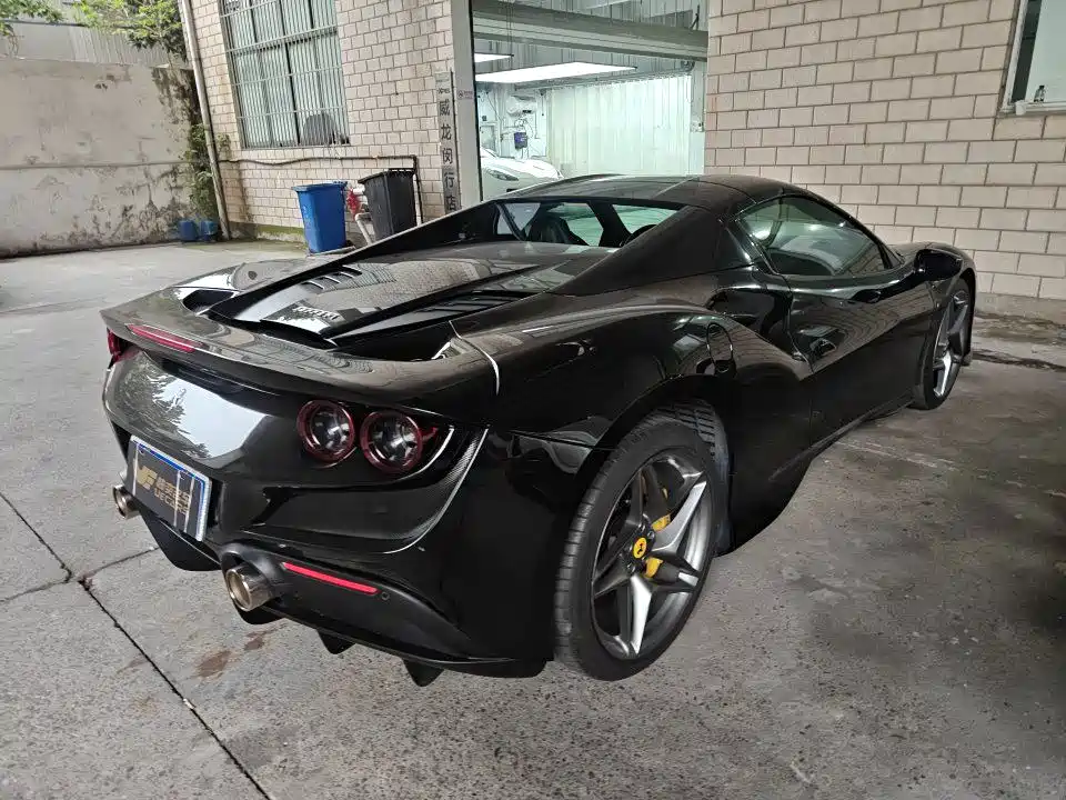 Ferrari F8 — миниатюра 2