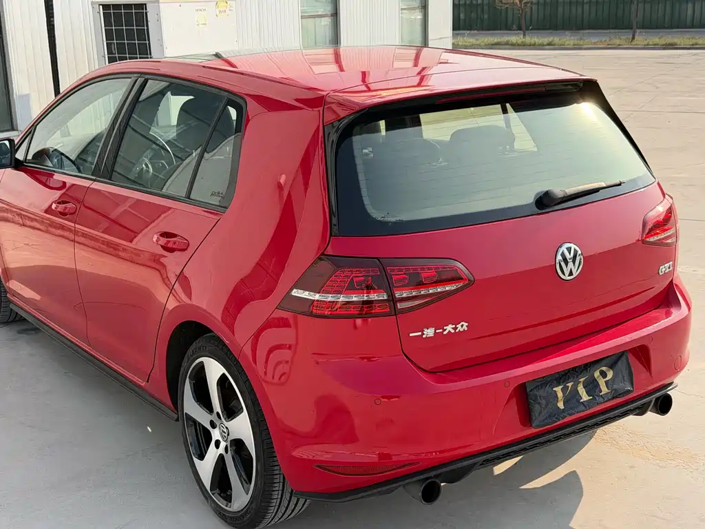 VOLKSWAGEN GOLF GTI