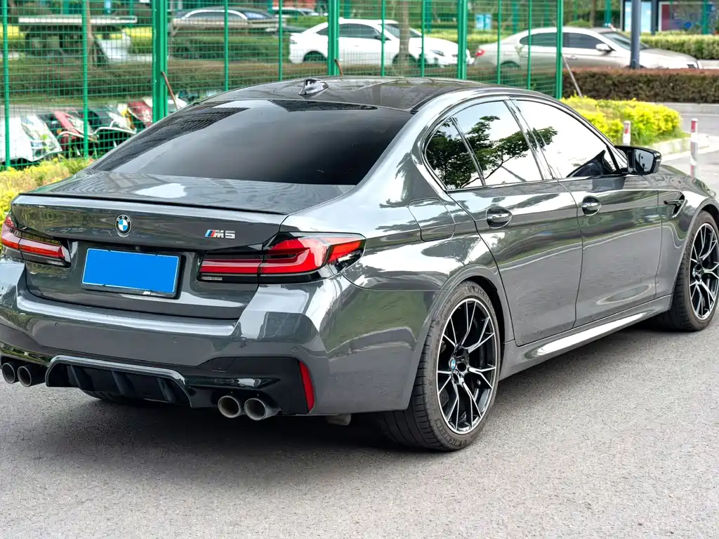 BMW M5 — миниатюра 4