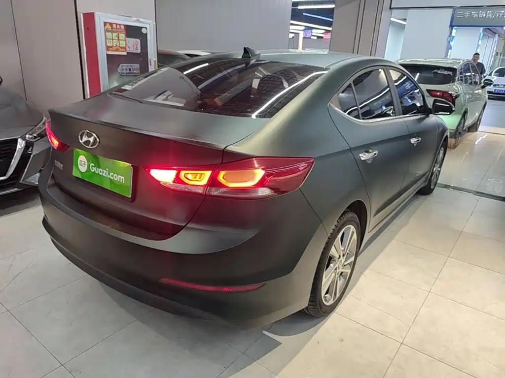 Hyundai Elantra — миниатюра 7
