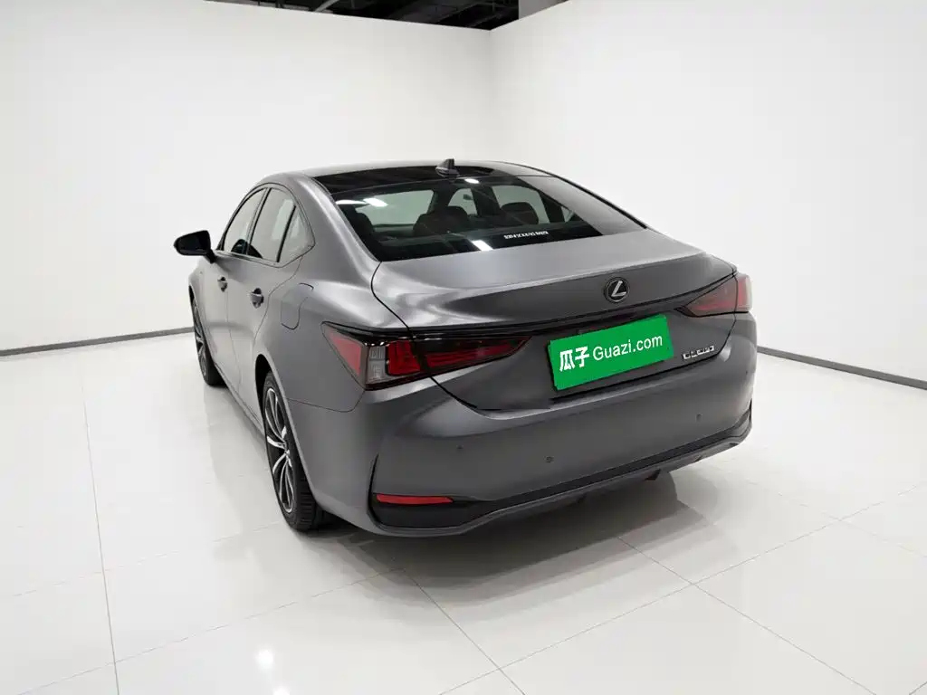 Lexus ES — миниатюра 4