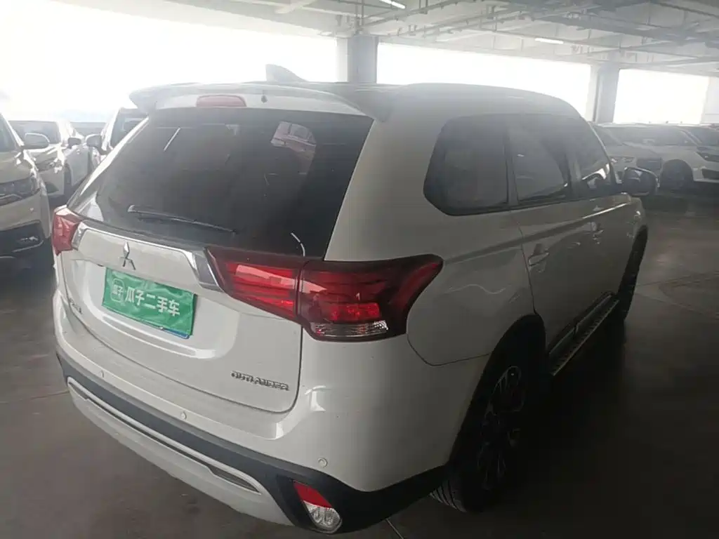 Mitsubishi Outlander — миниатюра 7