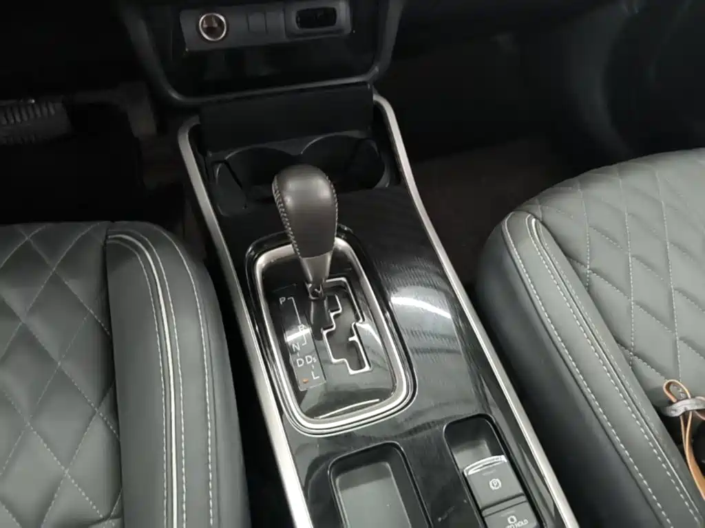 Mitsubishi Outlander — миниатюра 14