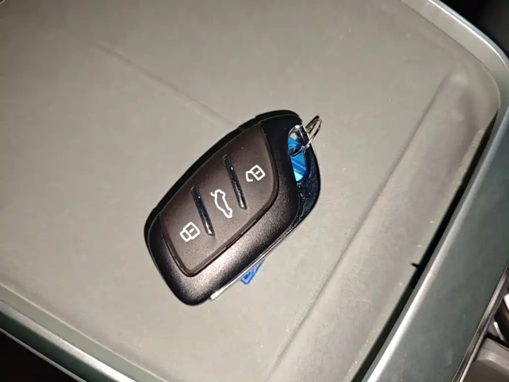 Roewe D6 — миниатюра 9