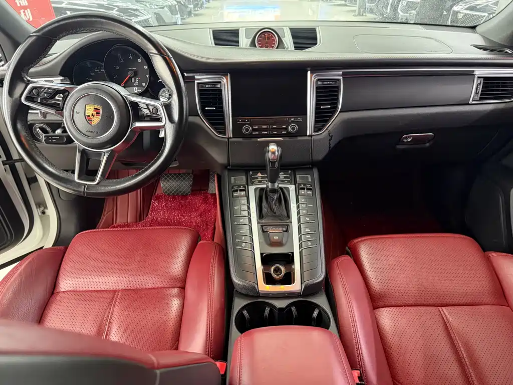 Porsche Macan — миниатюра 7