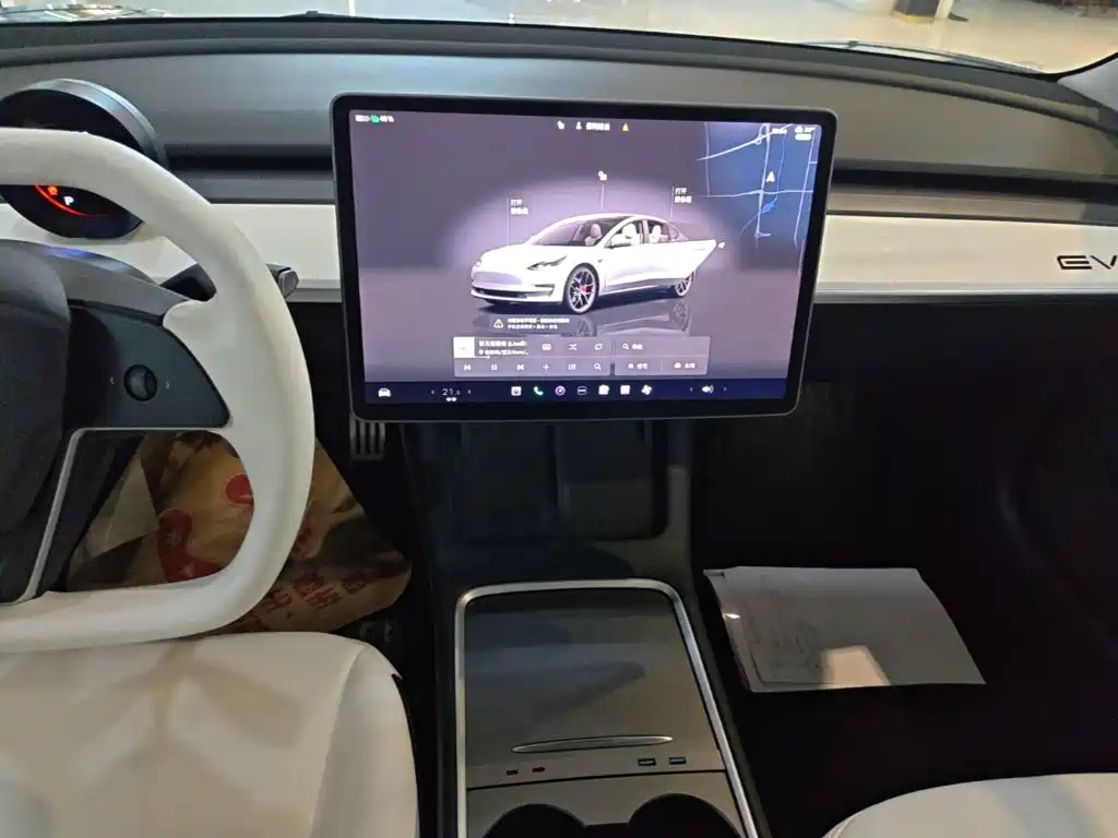 Tesla Model 3 — миниатюра 13