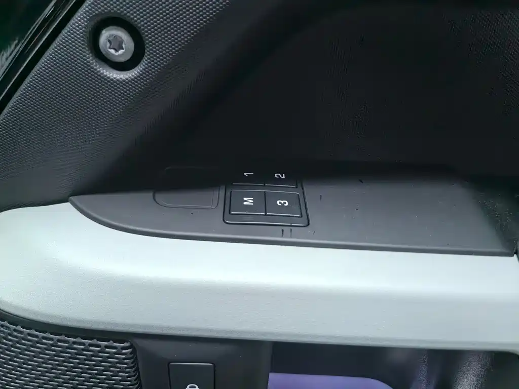 Land Rover Defender — миниатюра 15