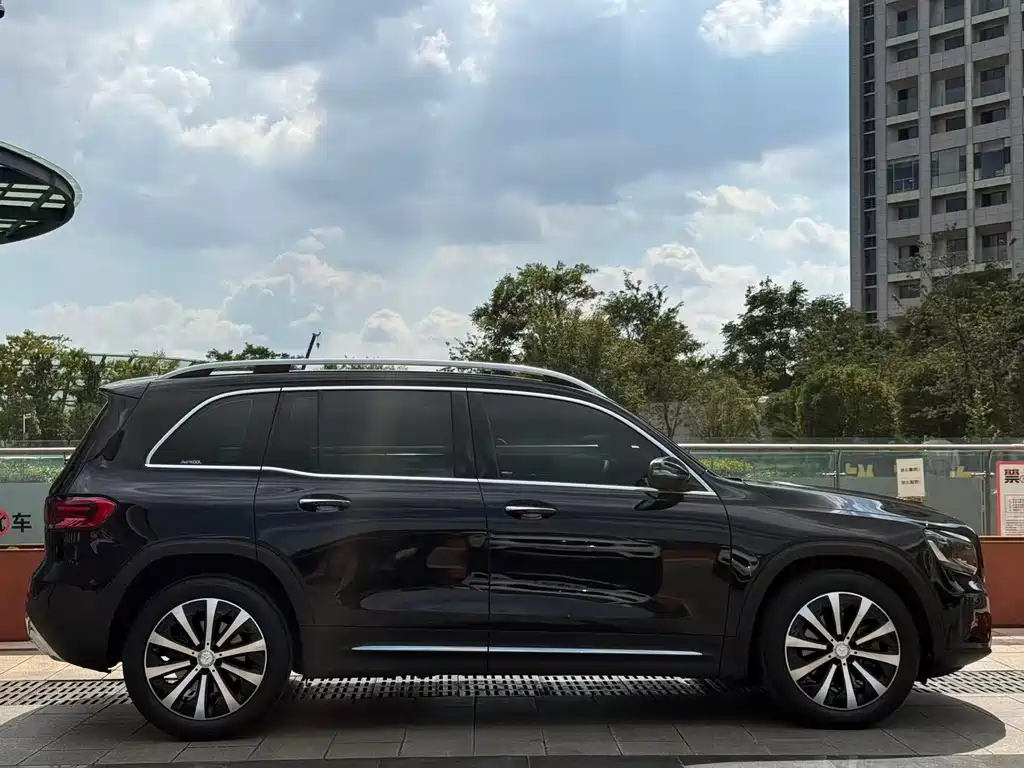 Mercedes-Benz GLB — миниатюра 13
