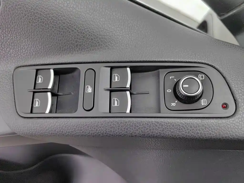 Volkswagen Tiguan — миниатюра 9
