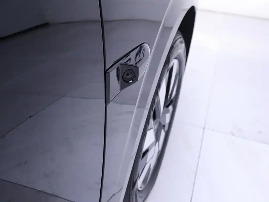 Volvo EM90 — миниатюра 26