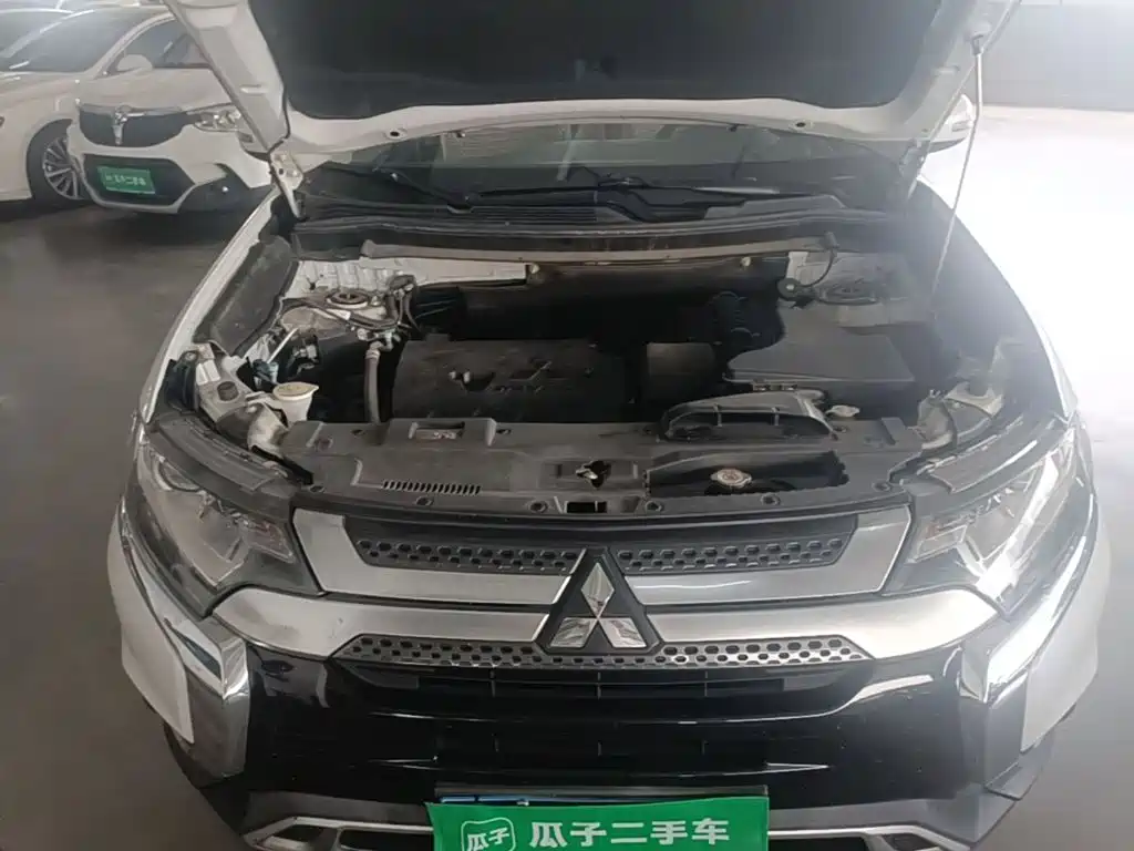 Mitsubishi Outlander — миниатюра 22