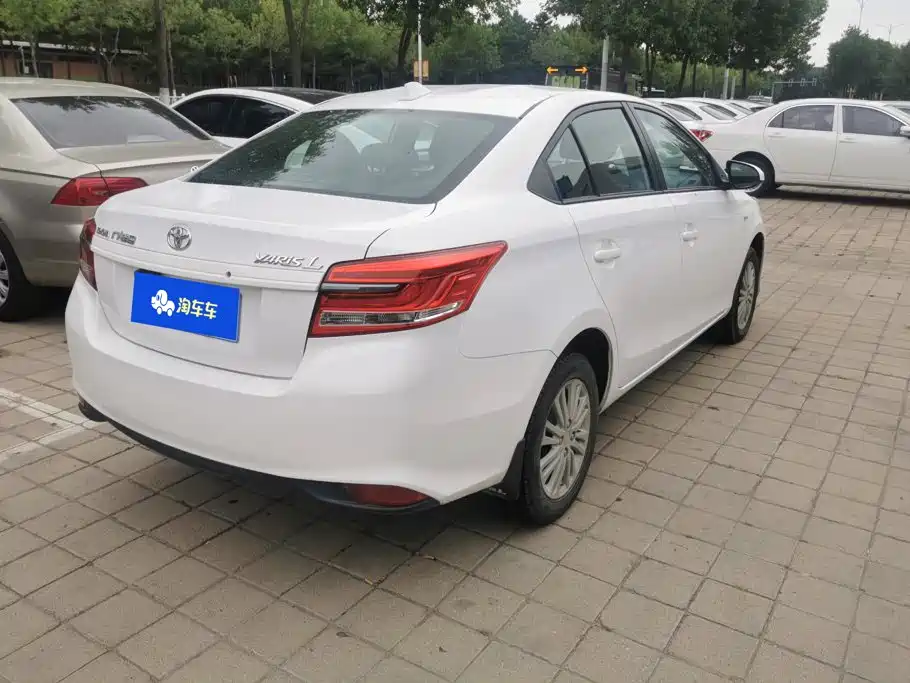 Toyota Yaris L — миниатюра 3