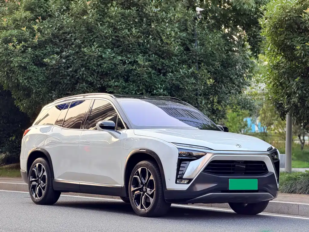 NIO ES8 2020 415KM мест