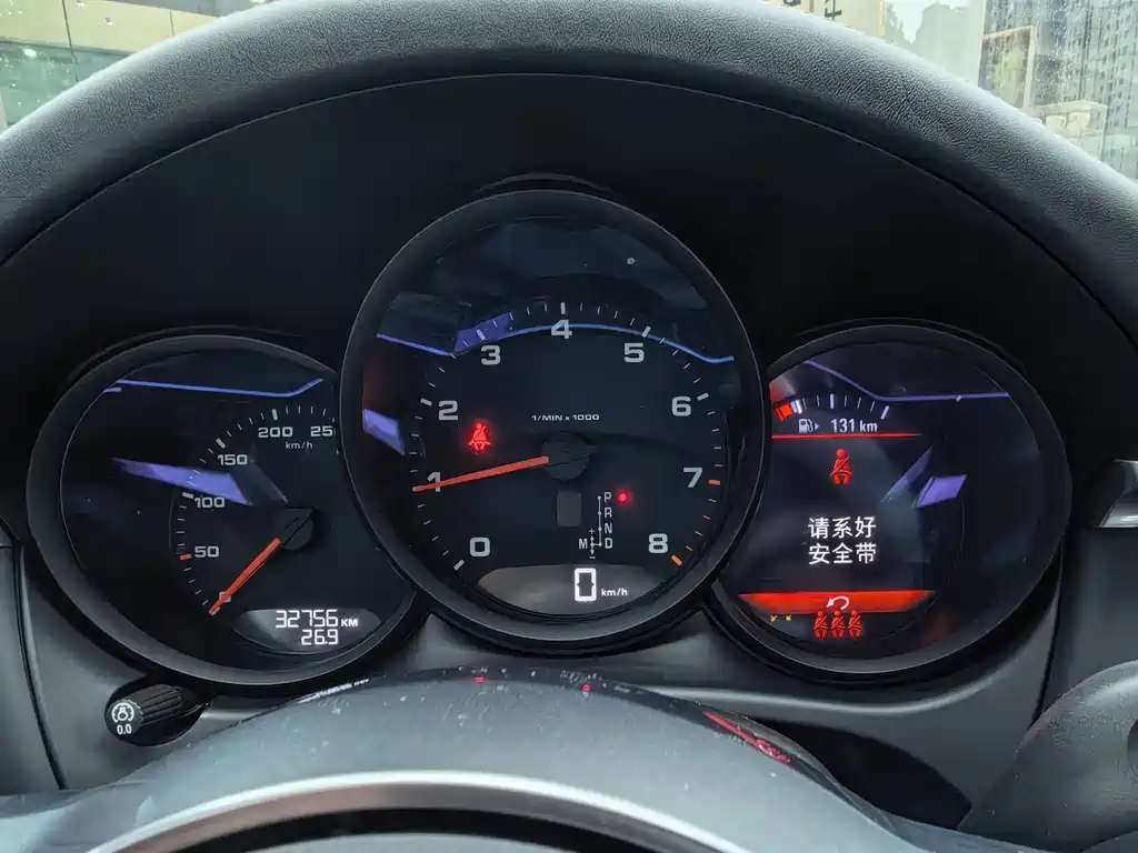 Porsche Macan — миниатюра 6
