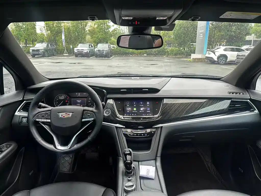 Cadillac XT6 2021 2.0T мест Luxury