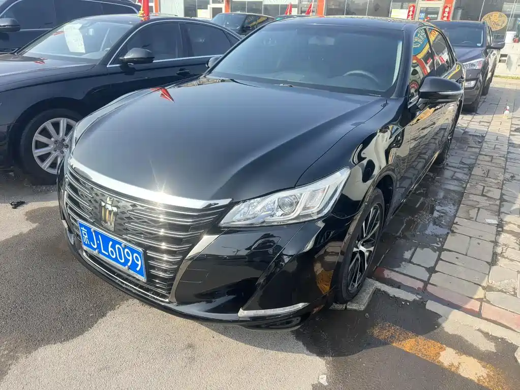 TOYOTA CROWN