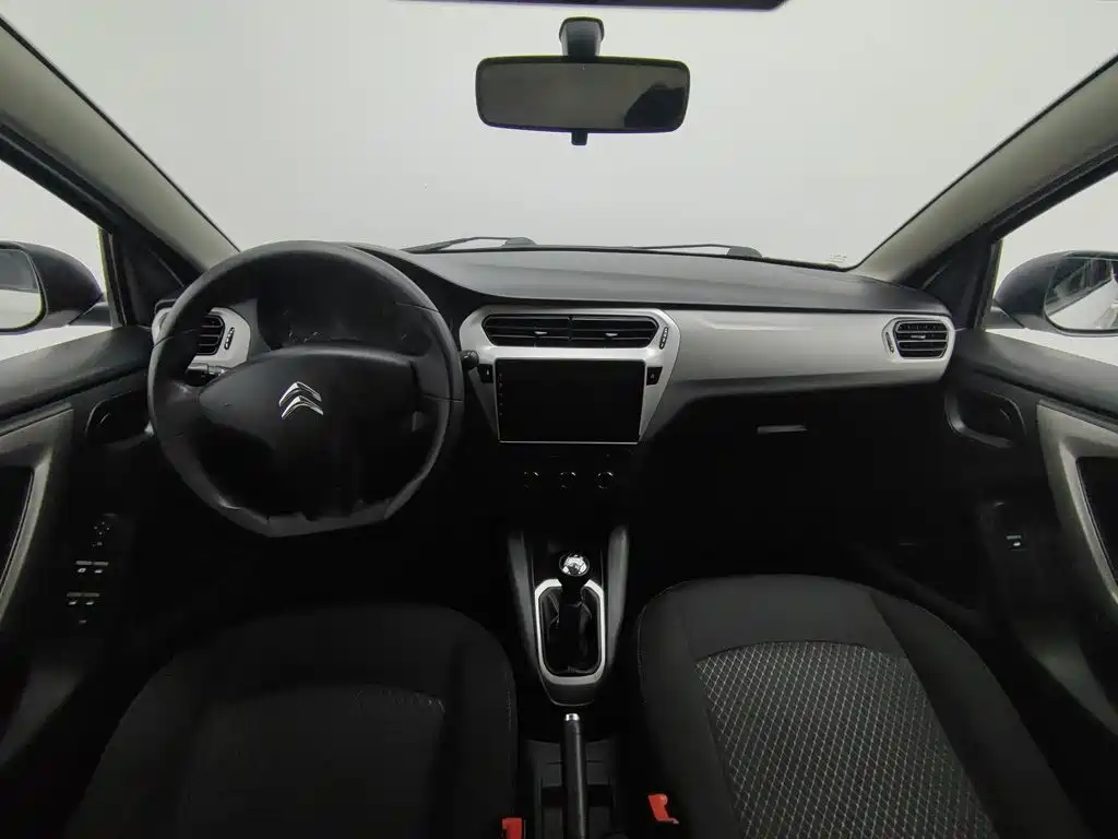 Citroen Elysee — миниатюра 5