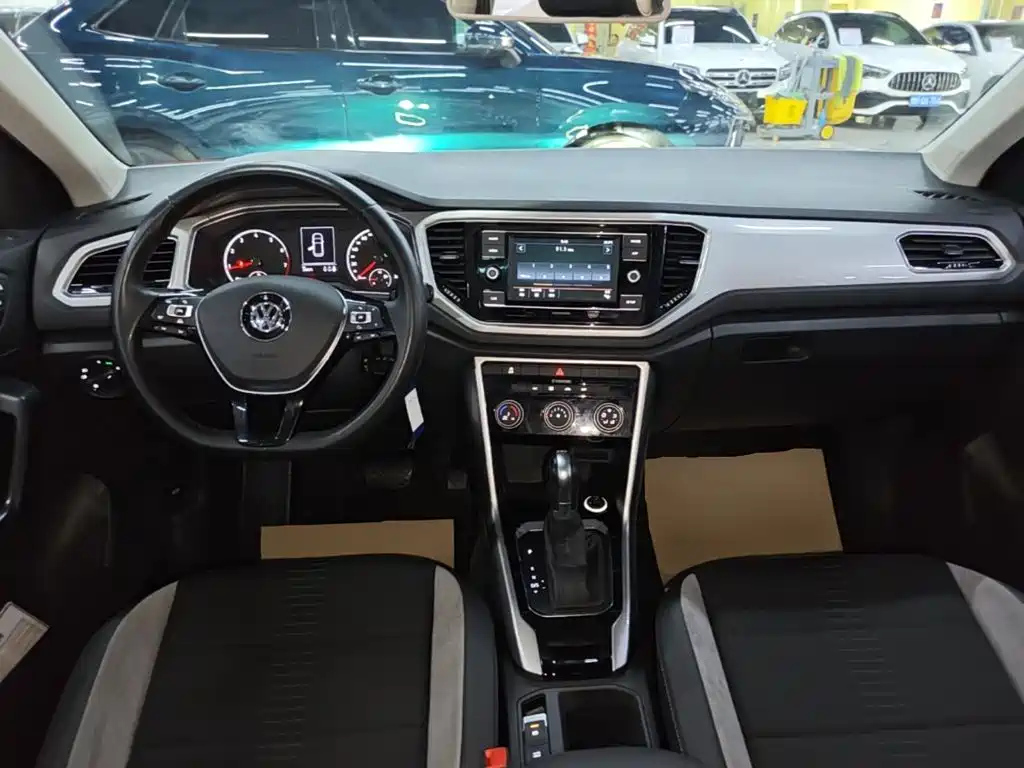 Volkswagen T-Roc — миниатюра 10