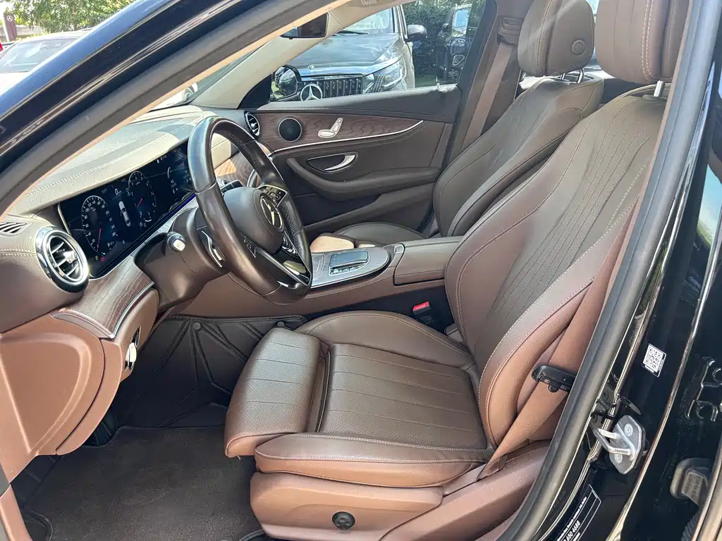 Mercedes-Benz E-Class — миниатюра 7