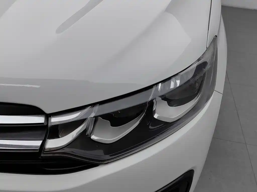 Citroen Elysee — миниатюра 7