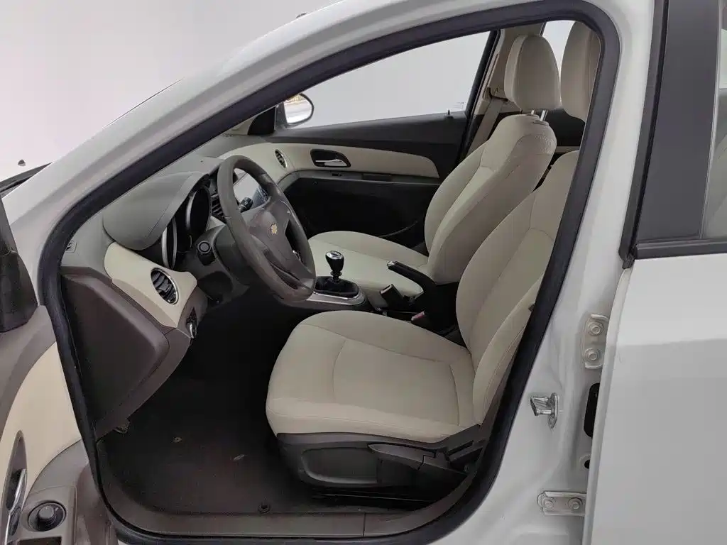 Chevrolet Cruze — миниатюра 10