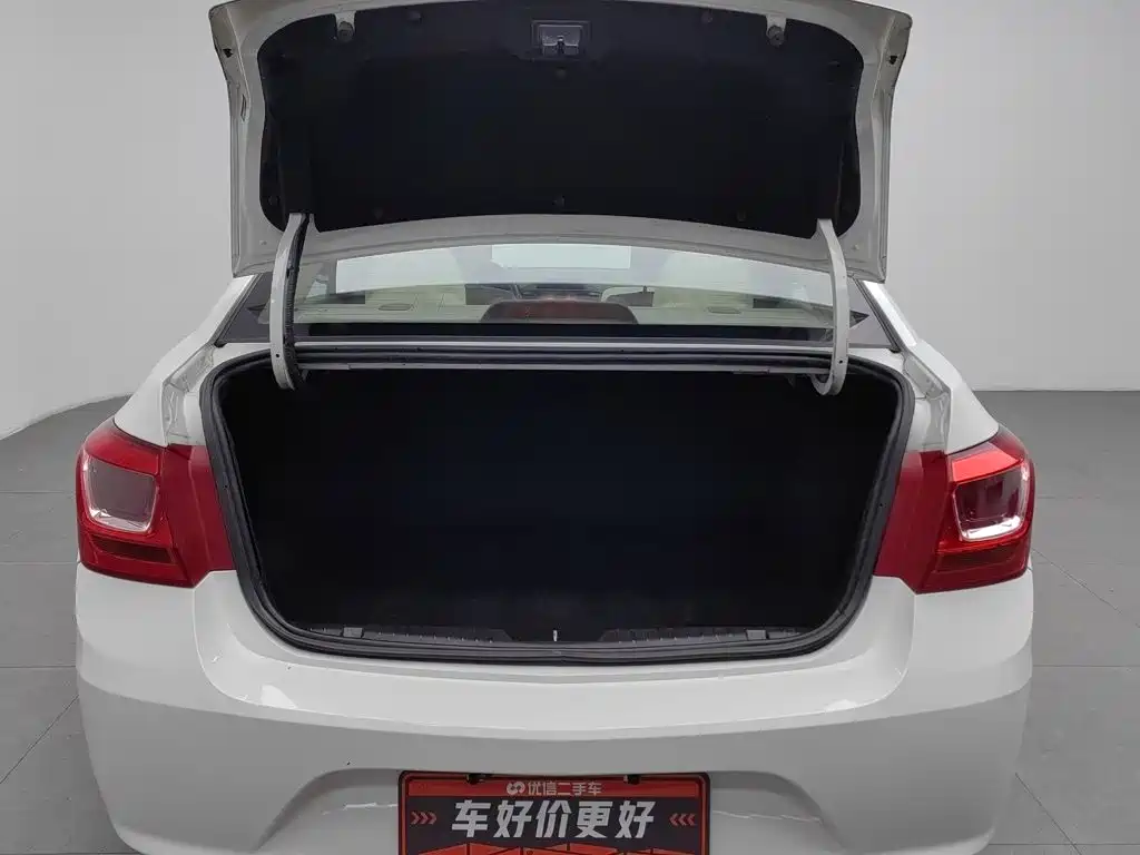Chevrolet Cruze — миниатюра 16