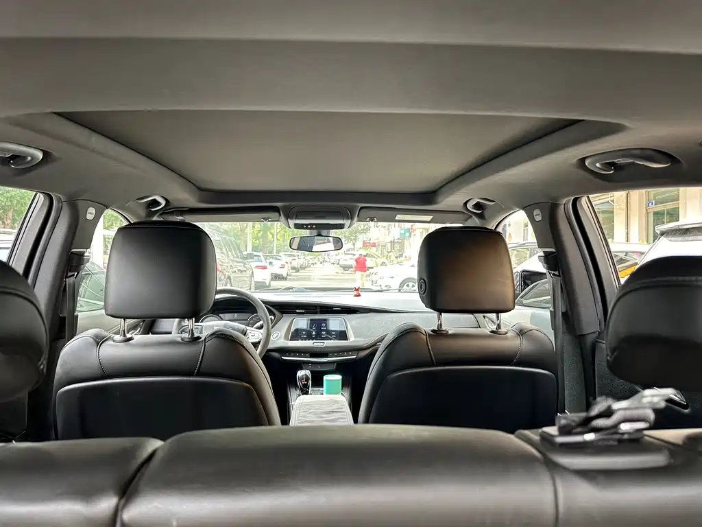 Cadillac XT4 — миниатюра 5