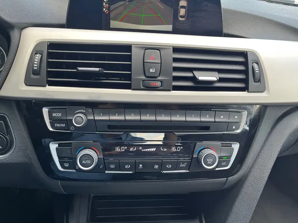 BMW 3 Series — миниатюра 11