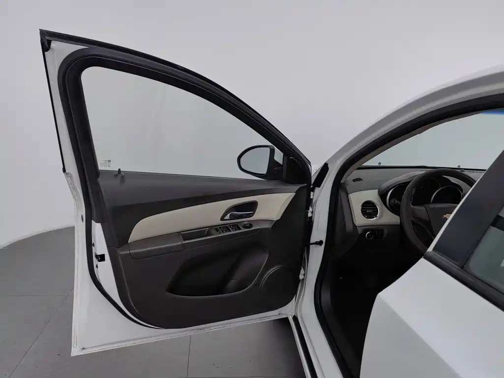 Chevrolet Cruze — миниатюра 8