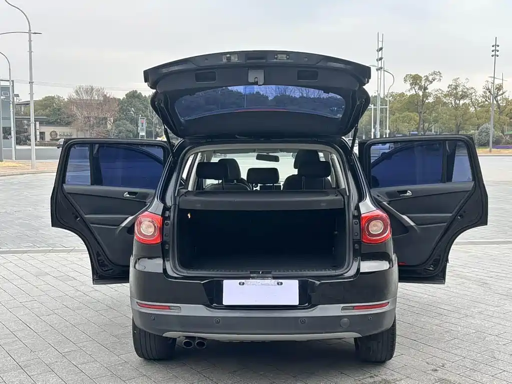 Volkswagen Tiguan — миниатюра 9