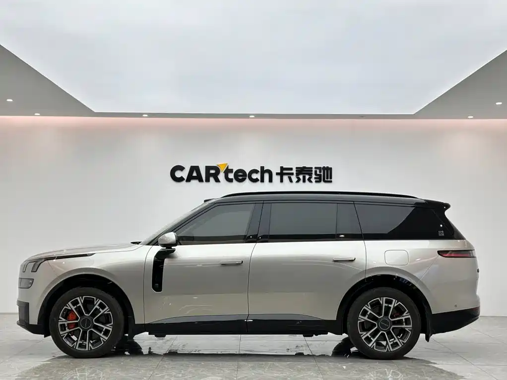 Lynk & Co 900 — миниатюра 2