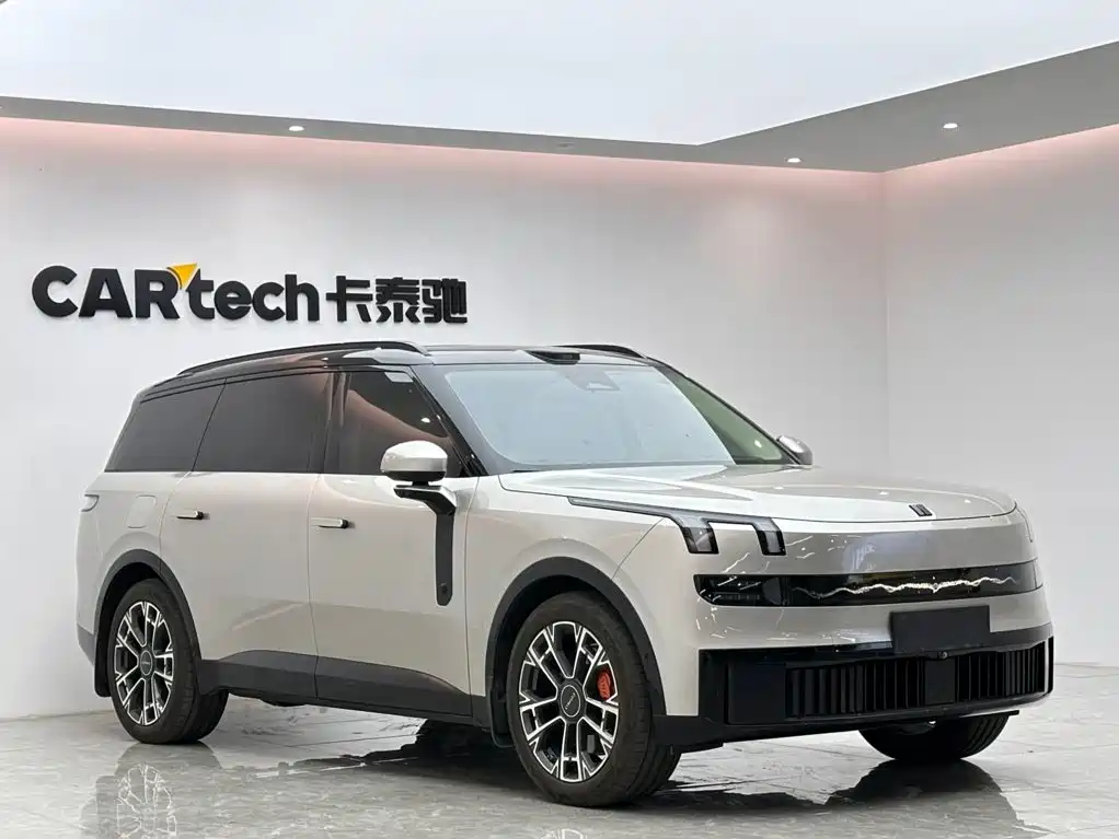 Lynk & Co 900 — миниатюра 6