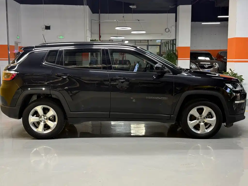 Jeep Compass — миниатюра 8