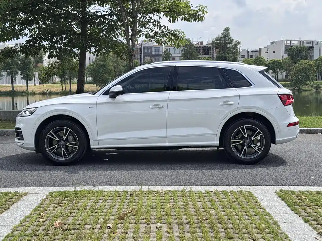 Audi Q5L 2020 40 TFSI Fashion