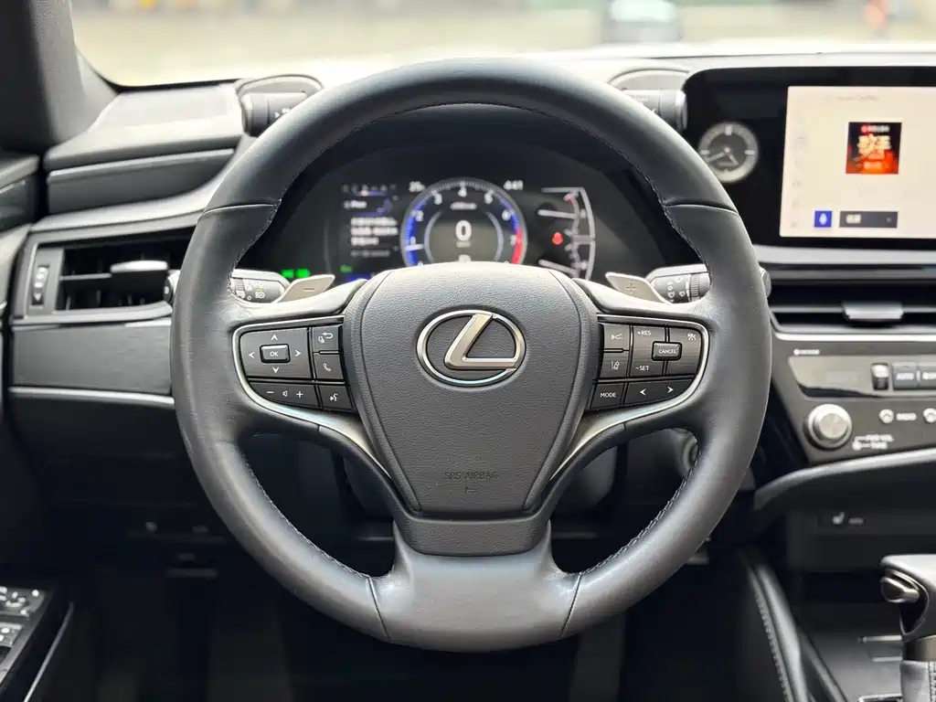 Lexus ES 2023 200