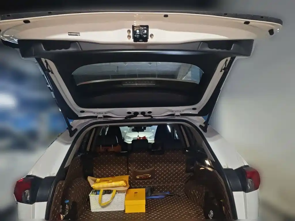 Toyota RAV4 — миниатюра 10