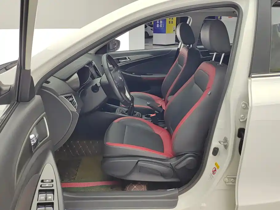 Changan Eado XT — миниатюра 9