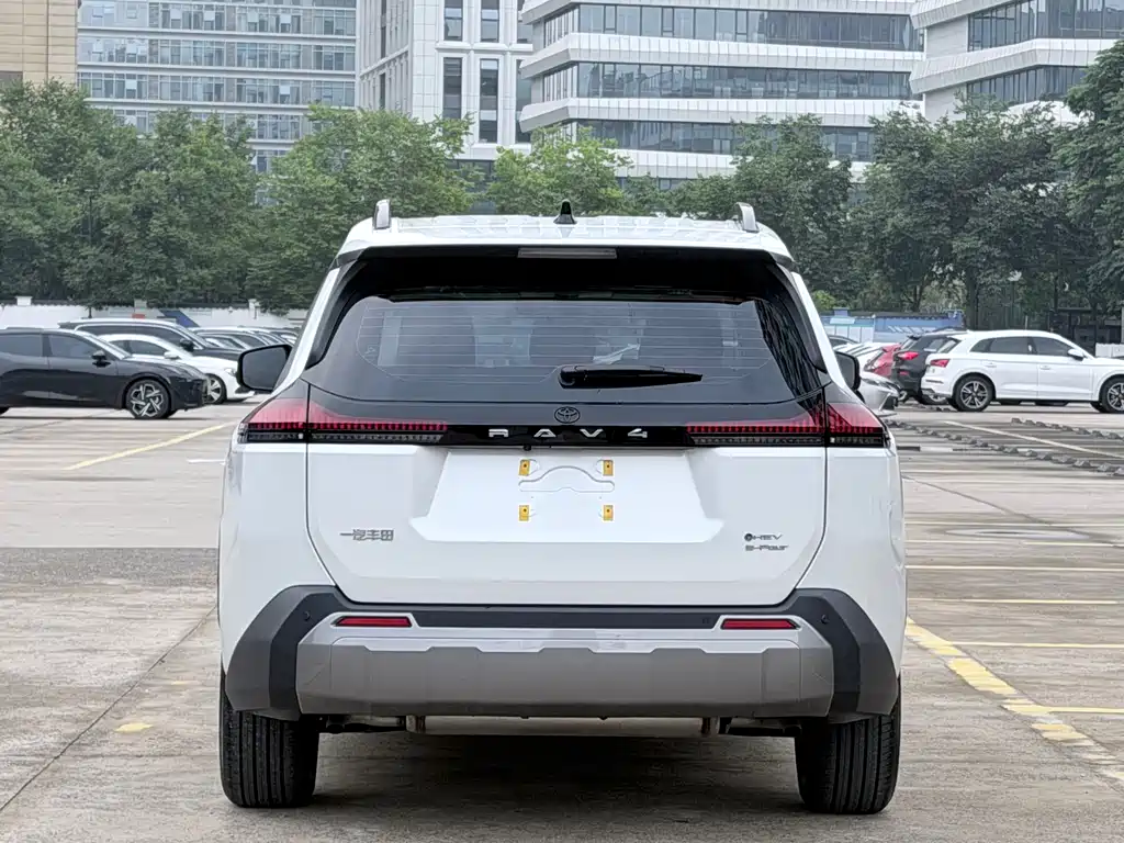 Toyota RAV4 2026 2.5L Luxury