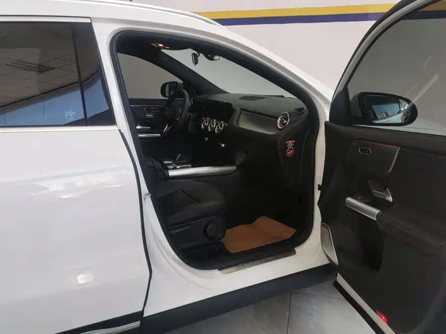 Mercedes-Benz GLA — миниатюра 8