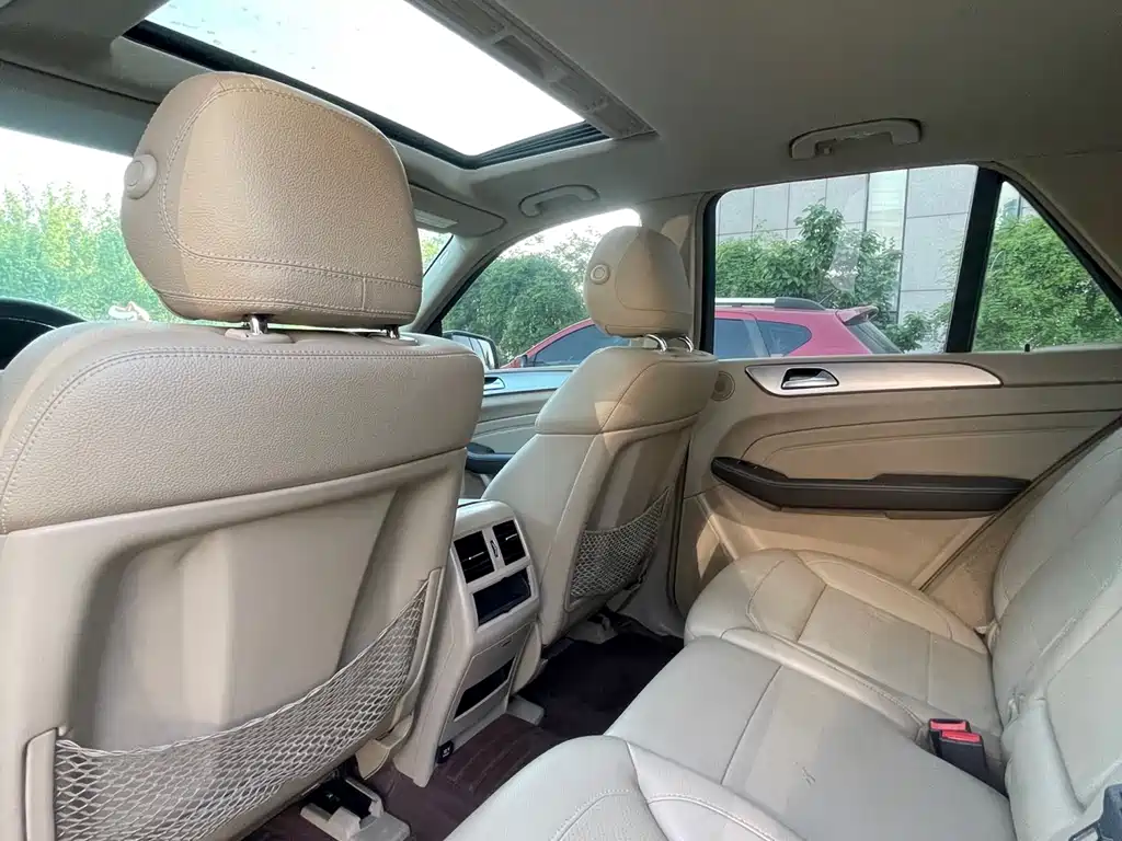 Mercedes-Benz M 2012 ML 300