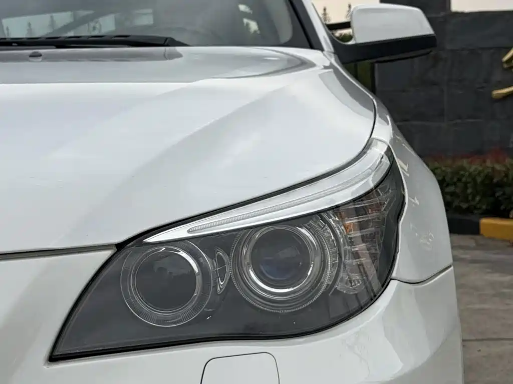 BMW 5 Series — миниатюра 11