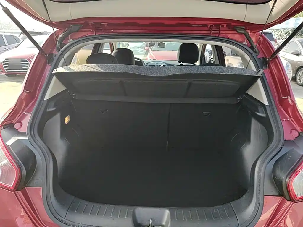 Nissan Tiida — миниатюра 19